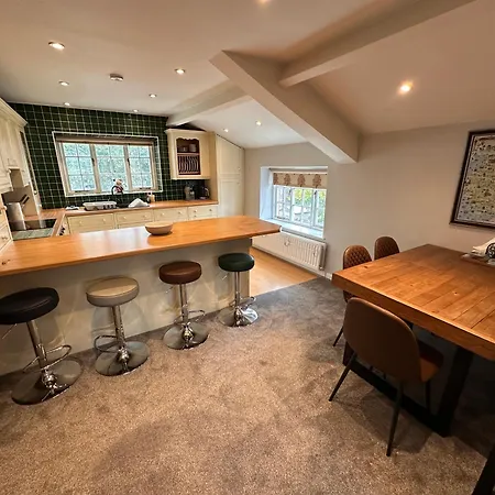 Eagle Apartment *
